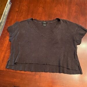 Cropped v neck tee shirt